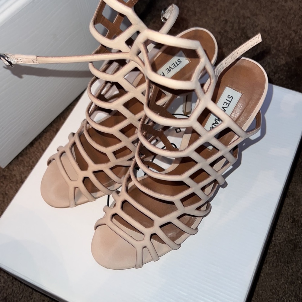 EUC Steve Madden heels